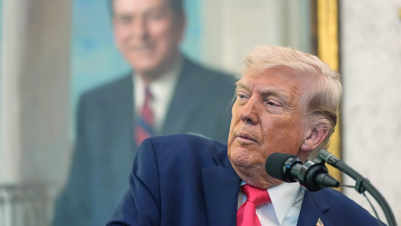 Trump Claims Iran Delivered 'Major Present' Involving Strait of Hormuz Oil Flow