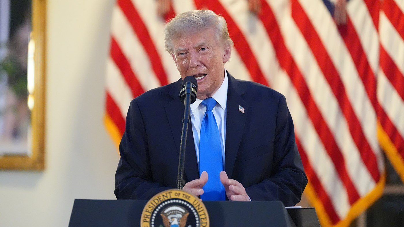 Trump Declares Canadian Dollar Imbalance 'Unacceptable' Ahead of Tariff Deadline