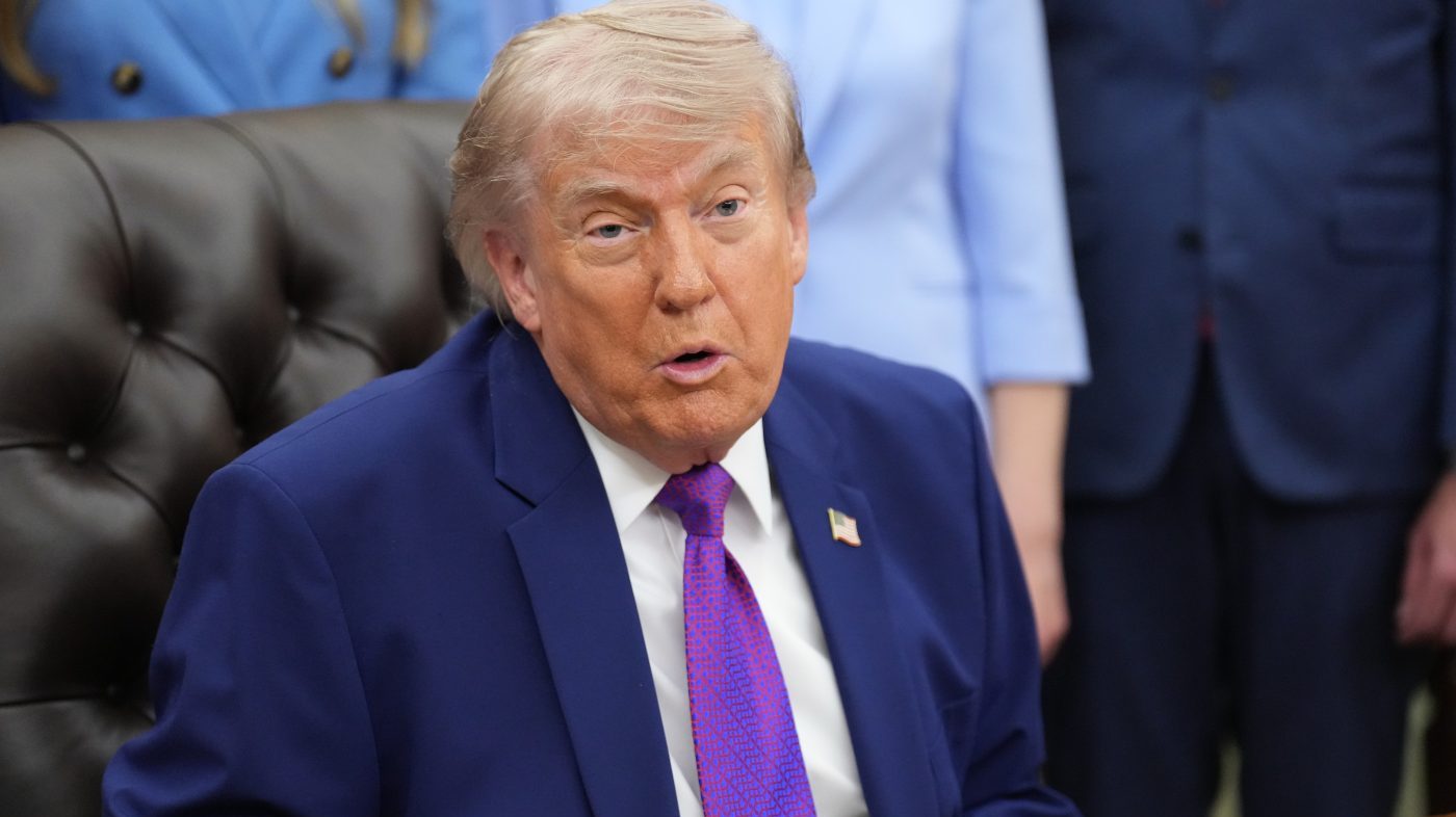 Trump Declares Iran Ceasefire on 'Massive Life Support' After Rejecting Tehran's Counteroffer