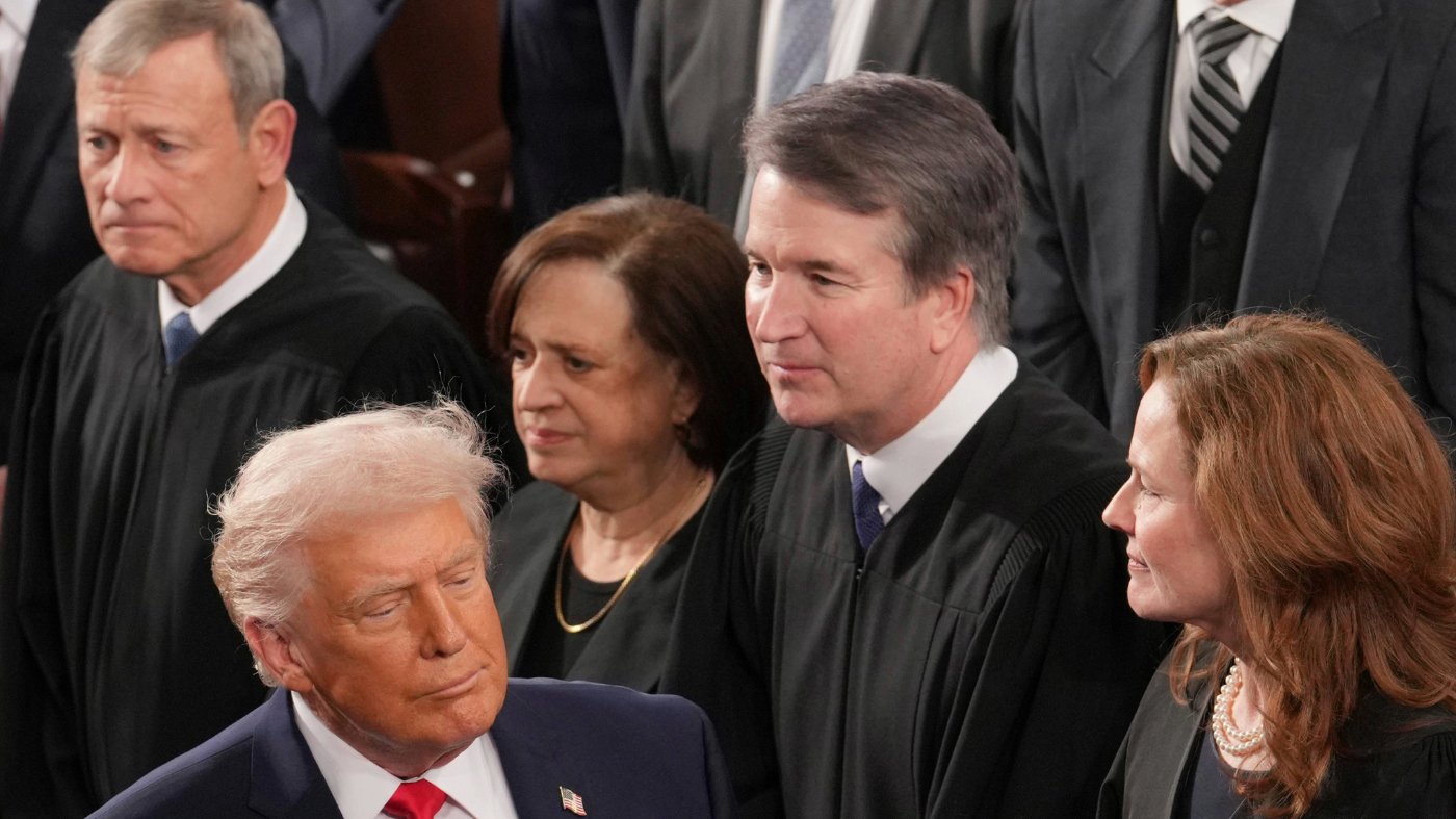 Trump Demands Judicial Loyalty, Portrays Independent Rulings as Betrayal