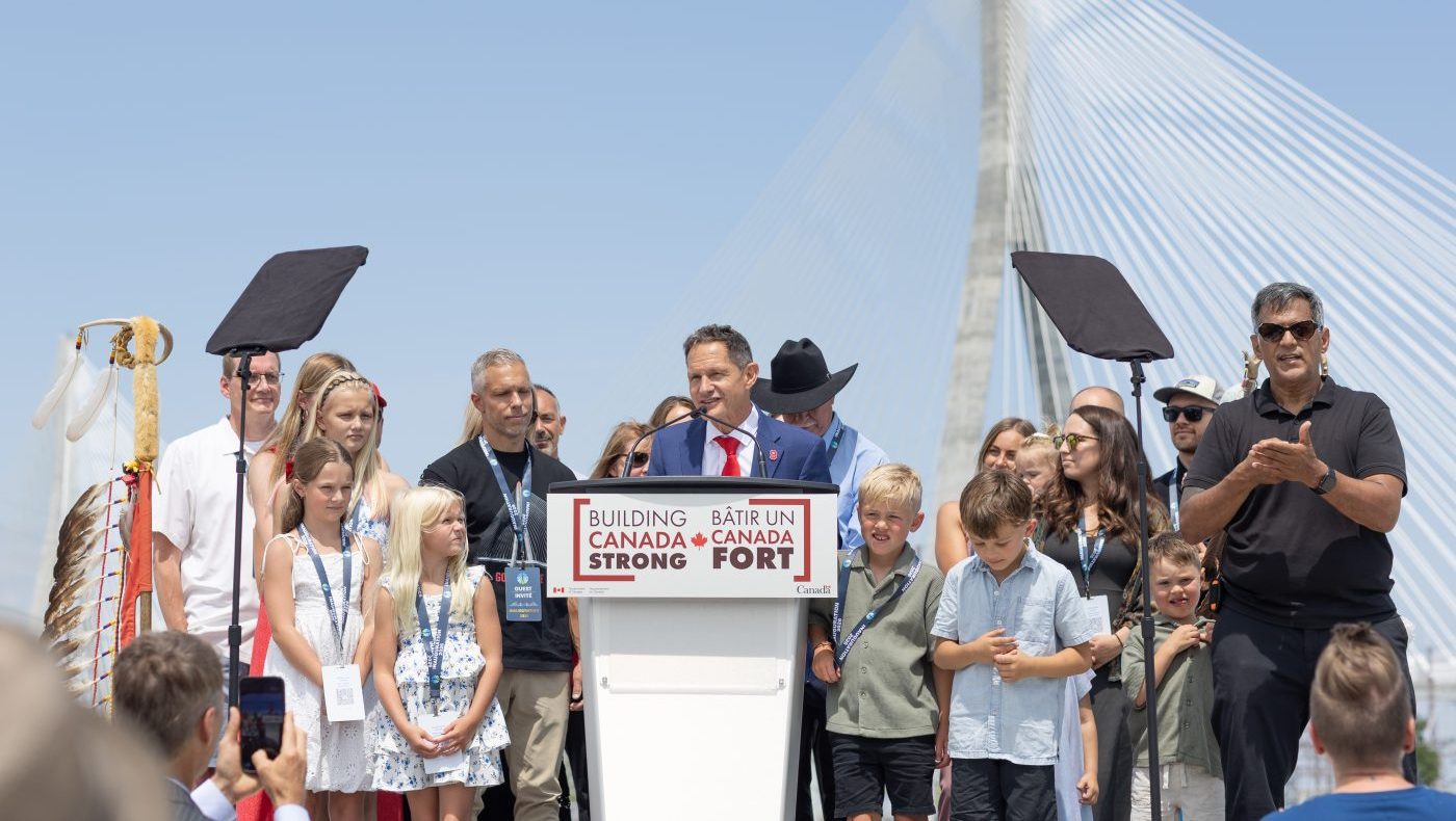 Trump Dismisses Canada's Bridge Snub as Tariff Dispute Escalates