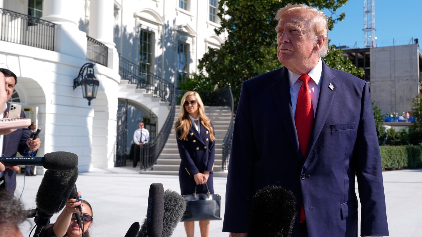 Trump Downplays Russian Strikes, Says Both Sides 'A Little Off'