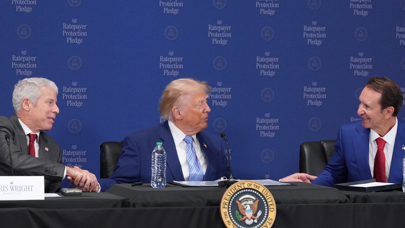 Trump Expands Data Center Power Pledge, Balances Praise with Consumer Cost Concerns