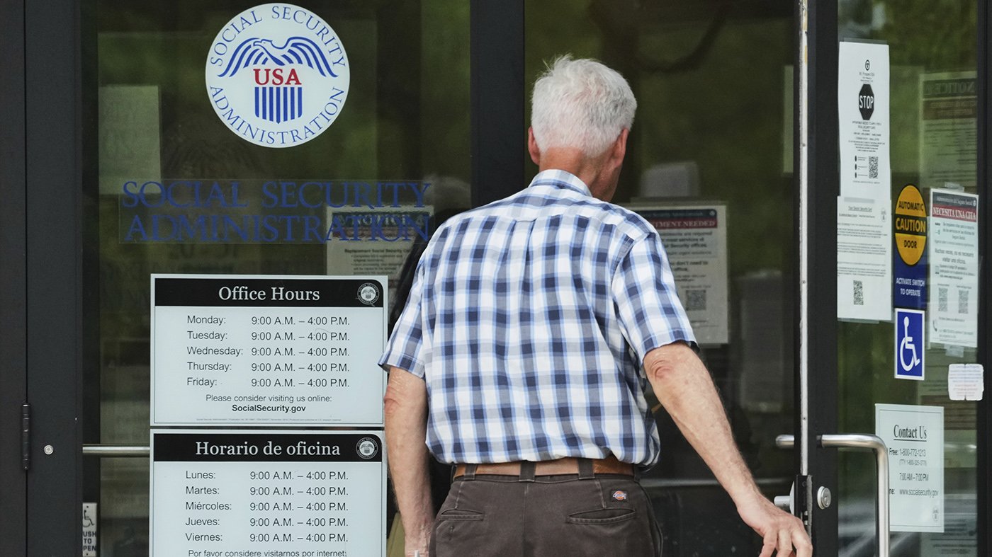 Trump Eyes Australia's Retirement Model as Fix for U.S. Social Security