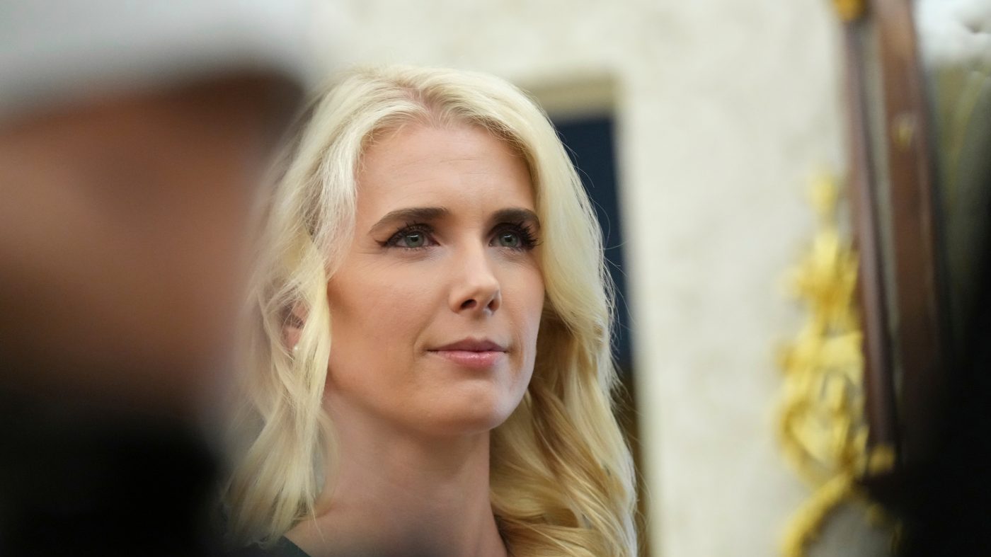 Trump Gives White House Aides $135K in Cash Holiday Gifts, Disclosures Show