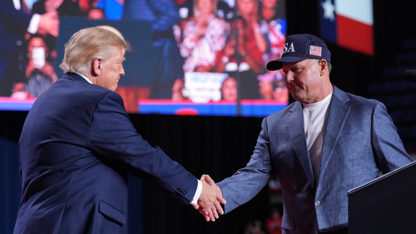 Trump grants Clemens Medal of Freedom, bypassing Hall of Fame