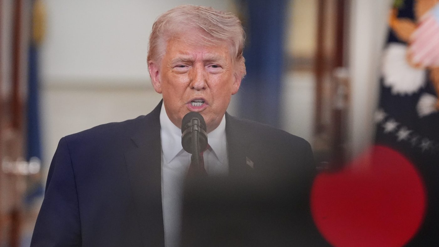 Trump Issues Profane Ultimatum to Iran, Vows Infrastructure Strikes Over Strait of Hormuz