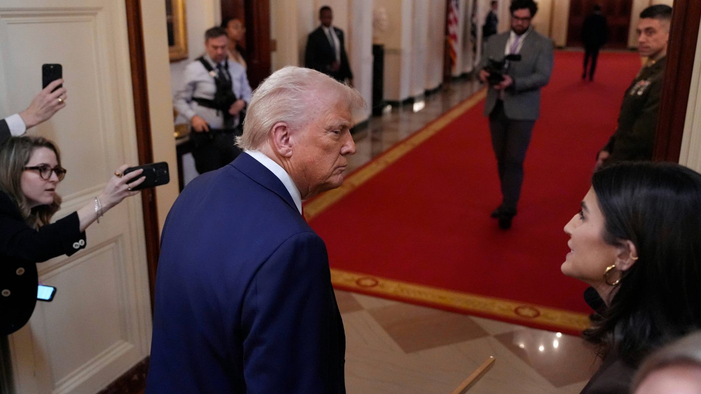 Trump Lashes Out at CNN's Kaitlan Collins, Claims 'Hatred in Her Eyes' in Oval Office Exchange