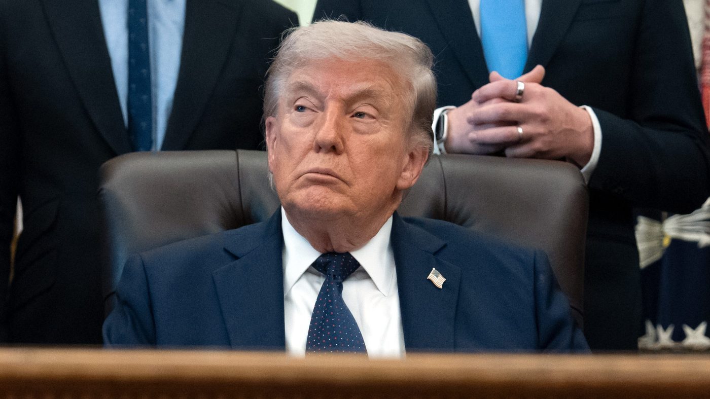 Trump Meets Oil Execs to Weigh Extended Iran Blockade as Gas Prices Hit $4.23