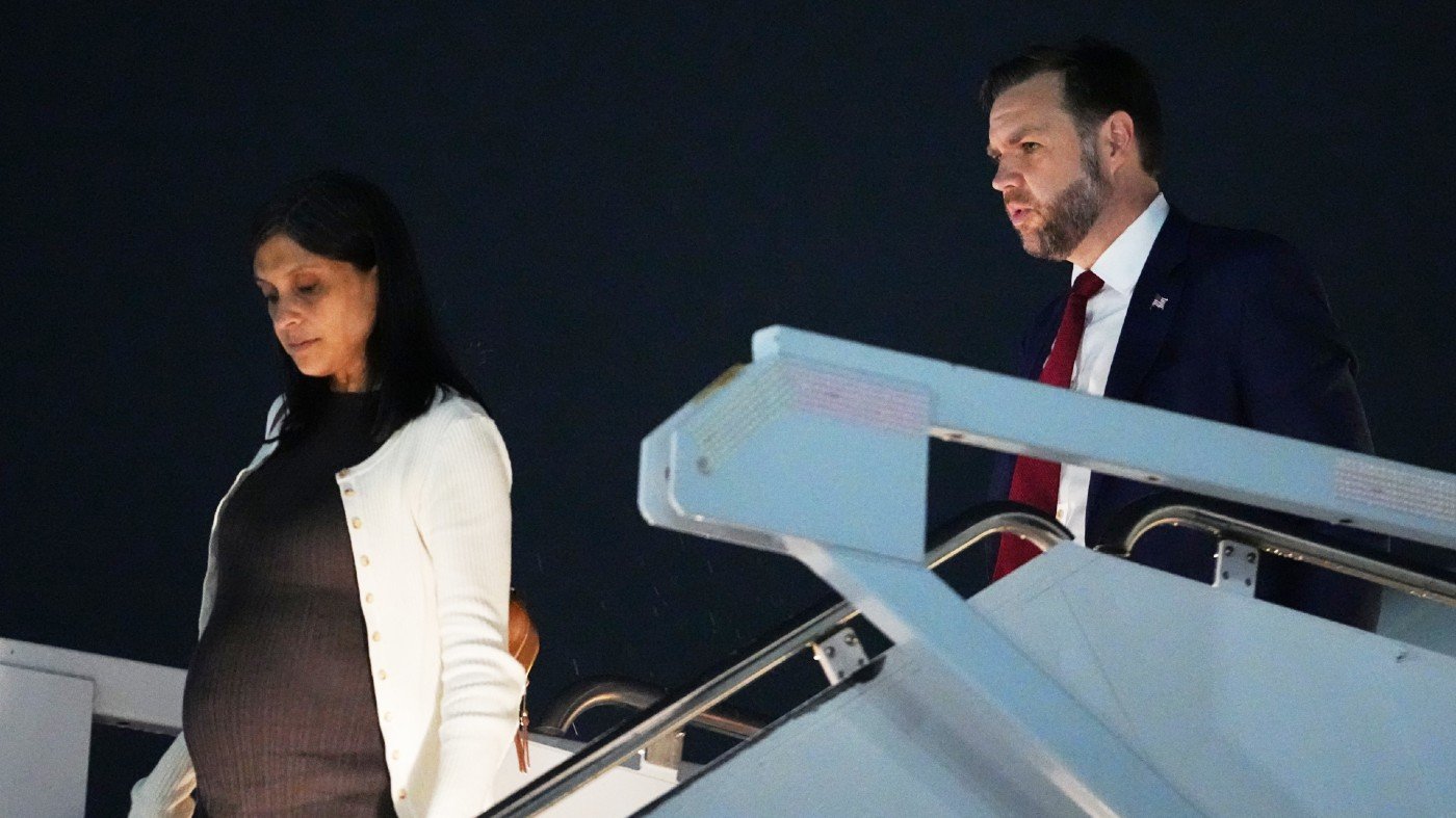 Trump Posts First Photo of Vance Newborn, Touts 'Perfect Baby Boy'