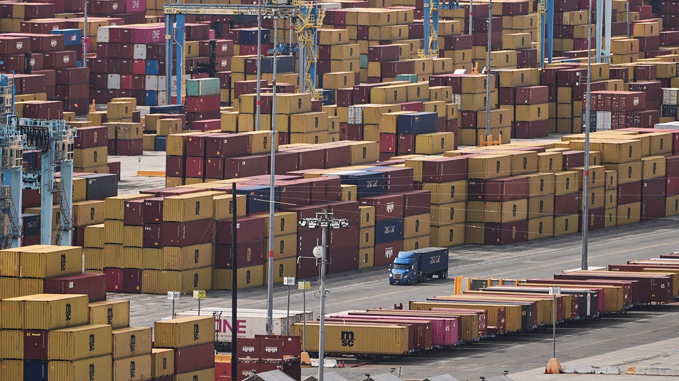 Trump Refund Portal Opens as Importers Seek $166B in Invalidated Tariffs