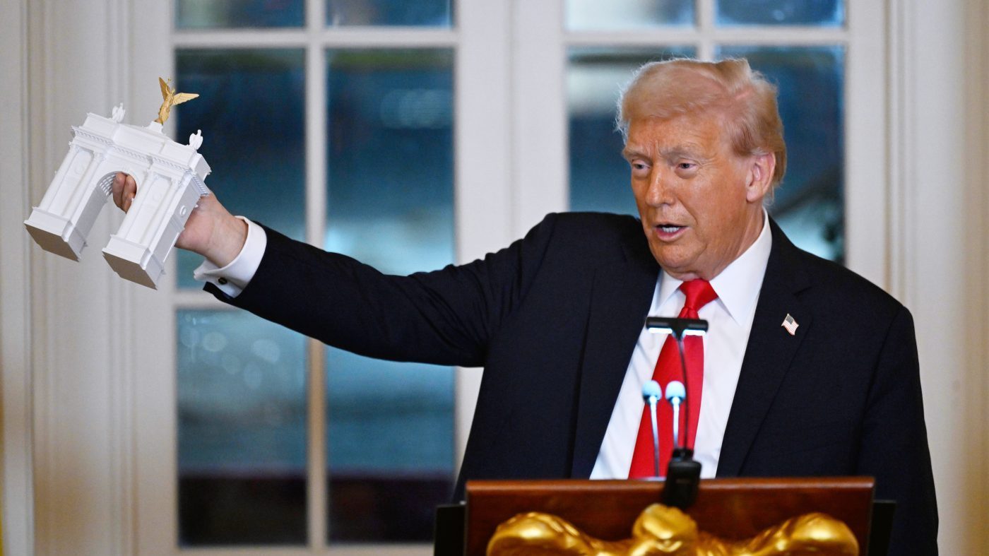 Trump's Arch Plans Drop Military Features in Final Submission