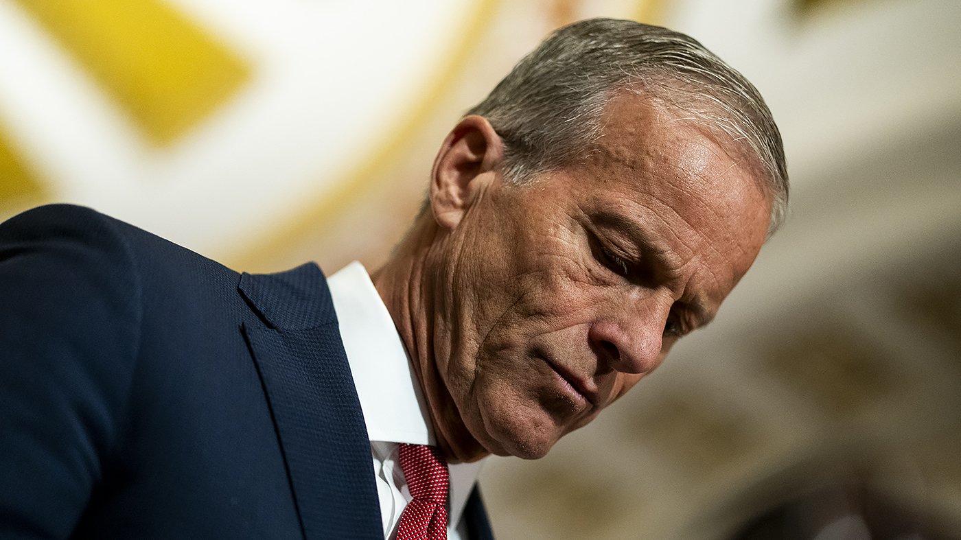 Trump's Feud with Senate GOP Deepens as Midterms Loom