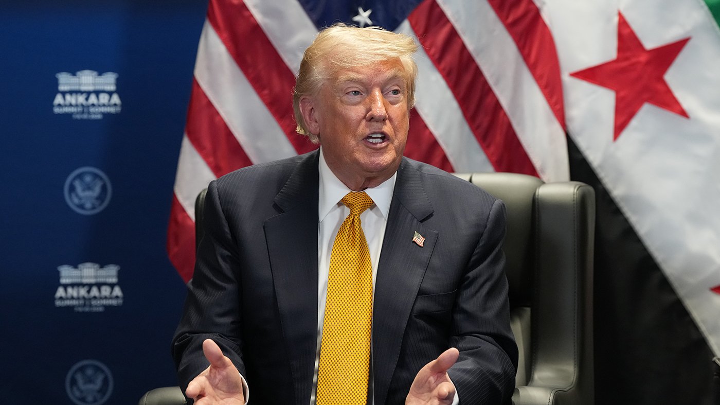 Trump's Iran Strikes Resume as Strait of Hormuz Crisis Deepens