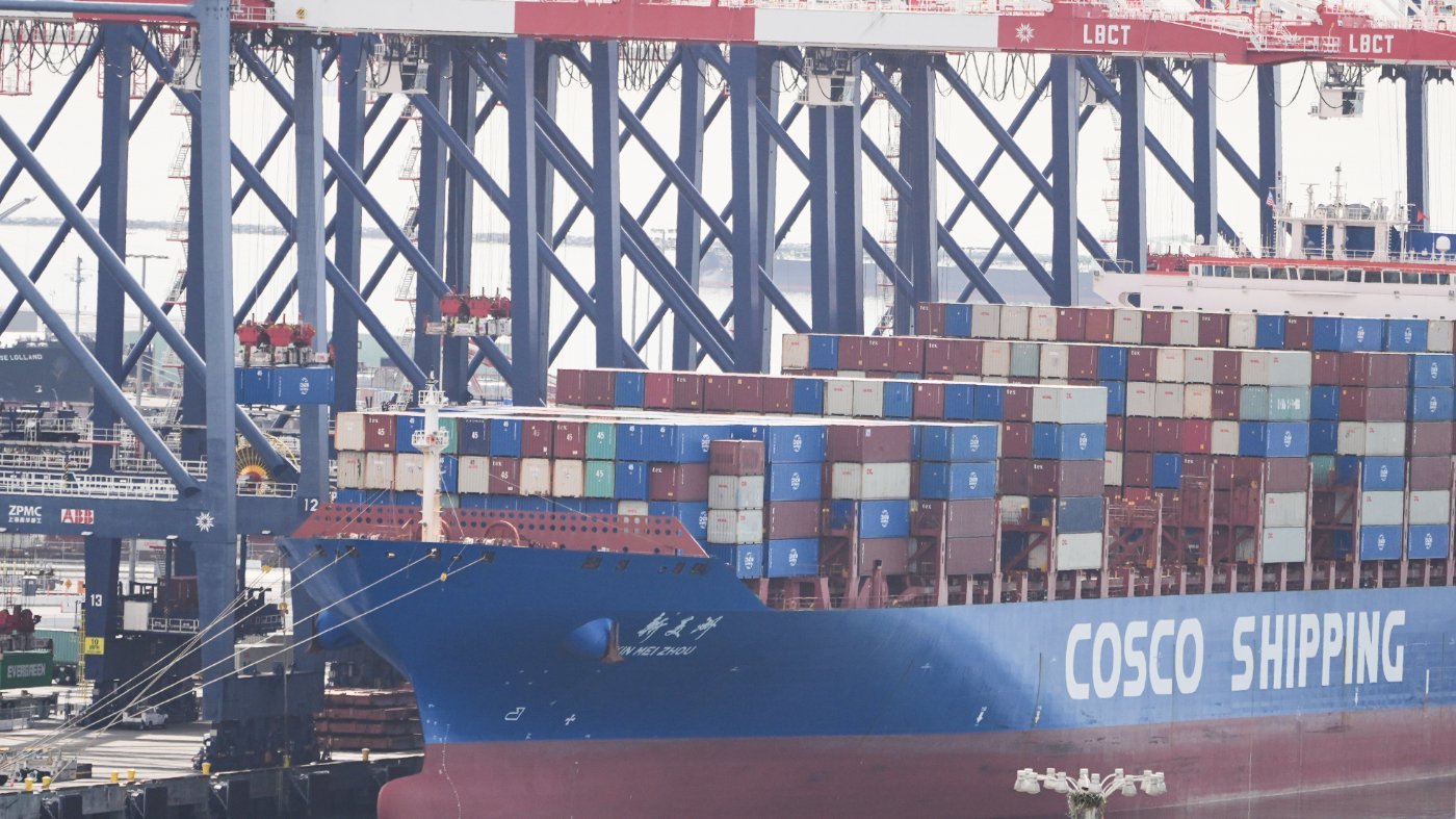Trump's New Tariff Strategy: Shifting Legal Ground, Same Economic Pain for US Consumers