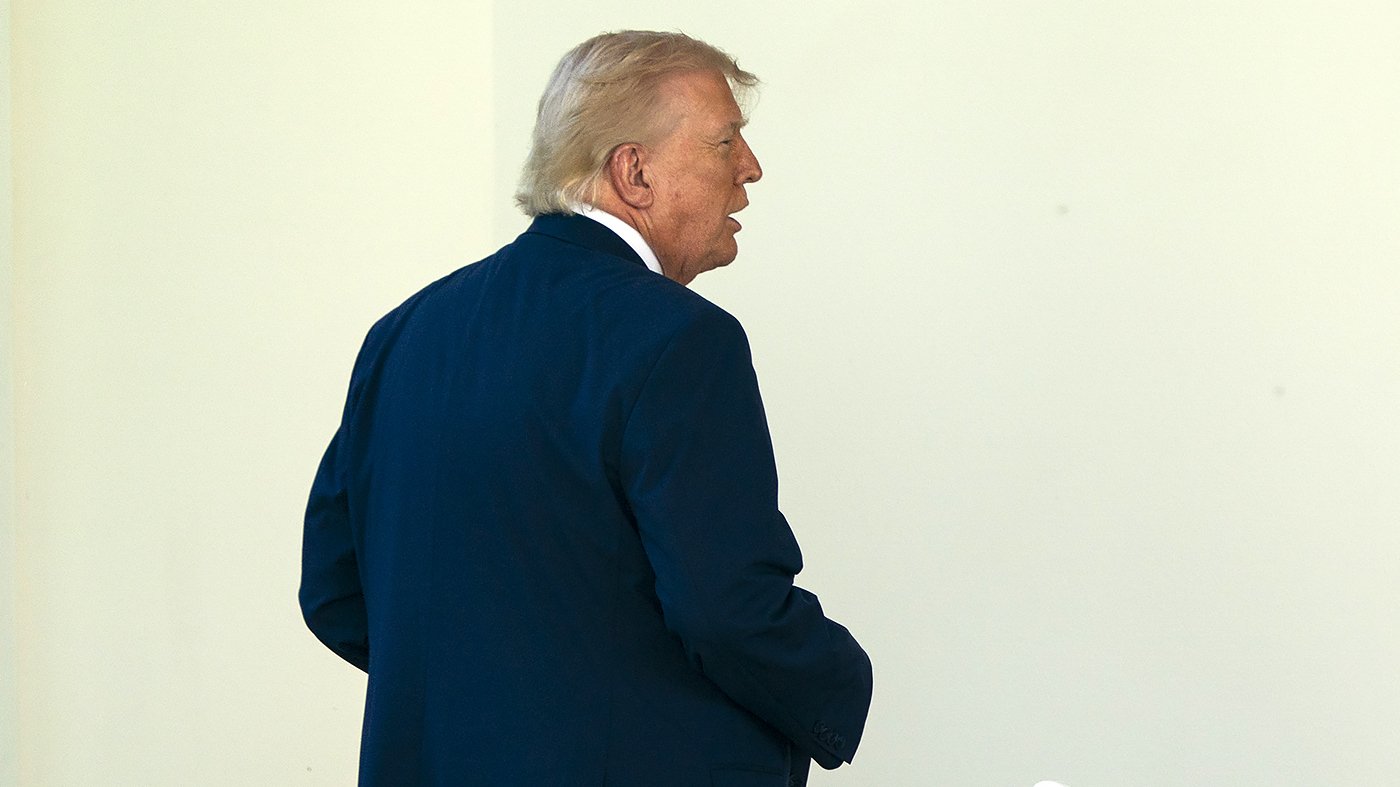 Trump's Religious Posts, Iran Conflict Sideline Economic Agenda as Midterms Approach