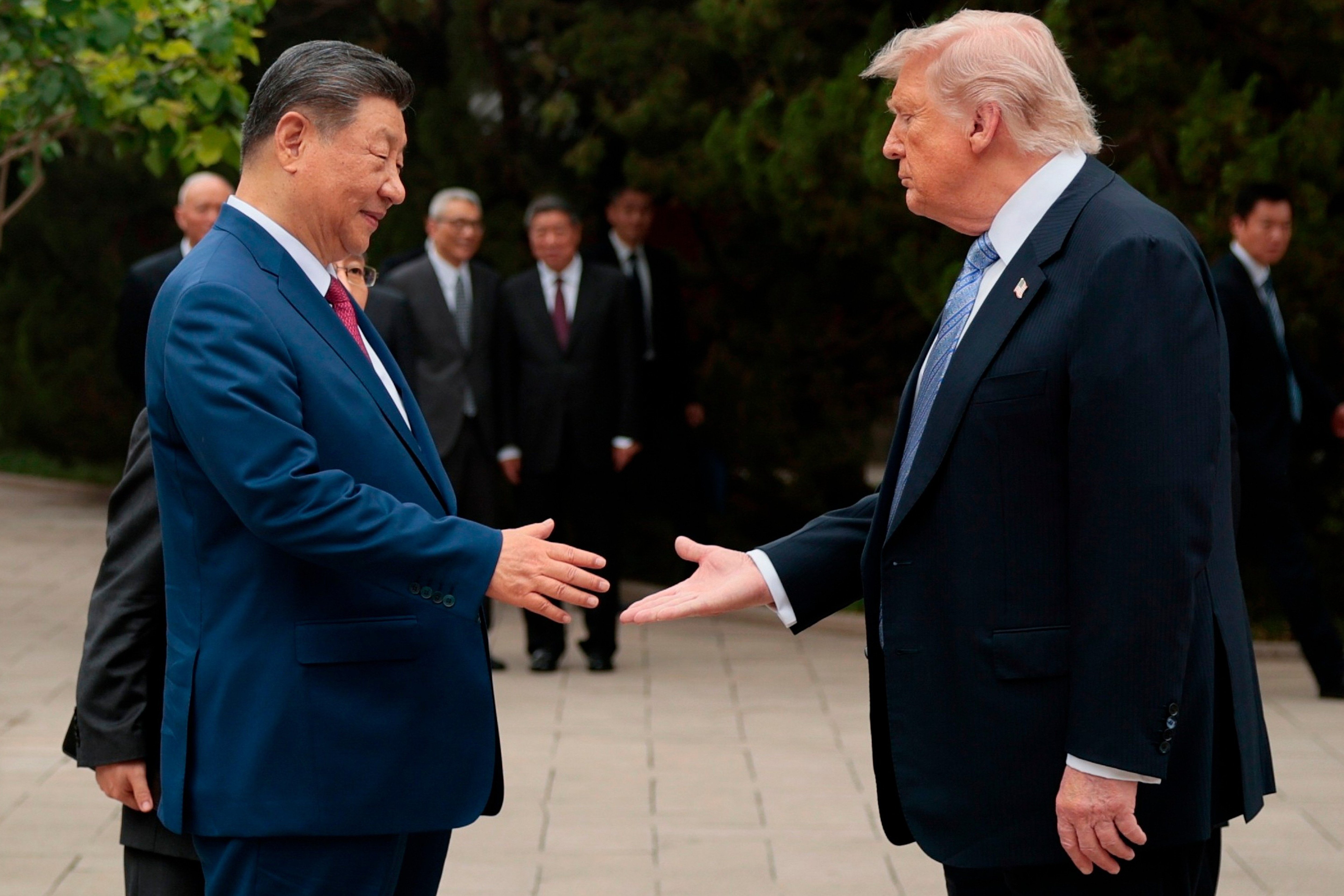 Trump's Taiwan Gambit: A Risky Two-Step with Global Consequences