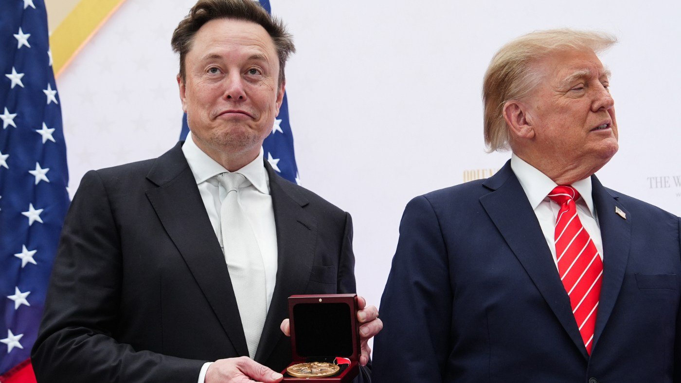Trump's Ukraine Betrayal: Sanctions Waiver, Starshield Limits, and a Gift to Putin
