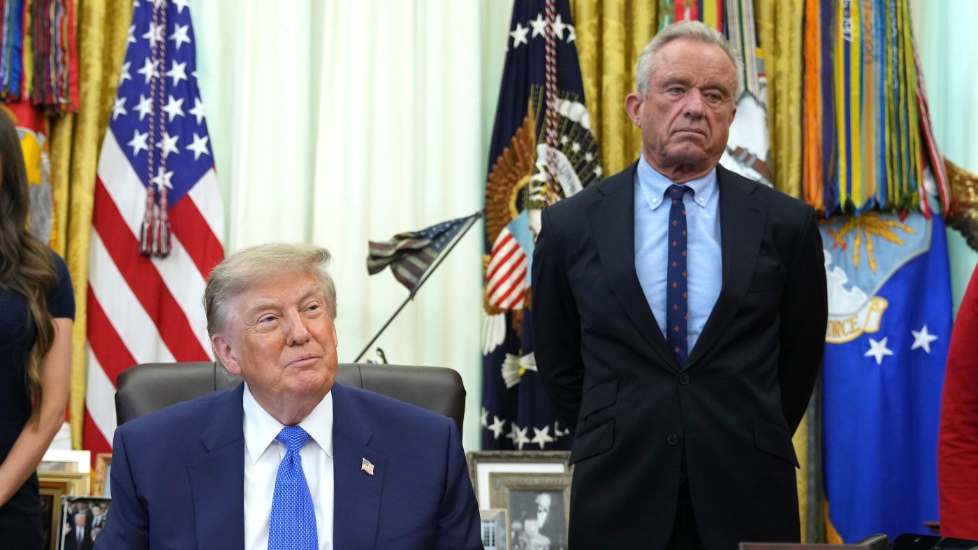 Trump's Vaccine Order Reignites Political Fight Ahead of Midterms