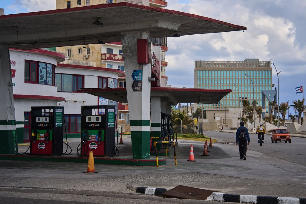 Trump Sanctions Fuel New Cuban Exodus: A Crisis in the Making