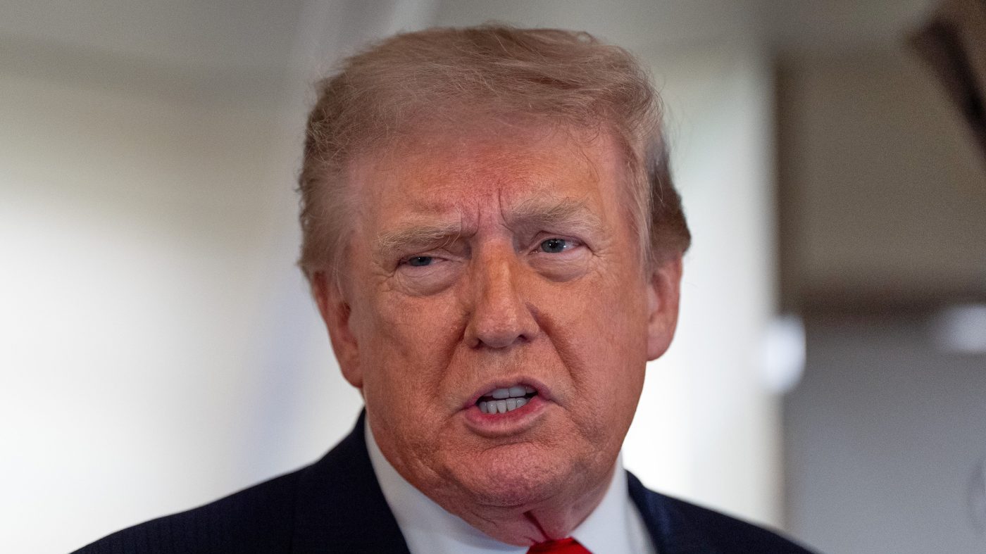 Trump Threatens Iran with 'Beating' After Missile Attack on US Base in Jordan
