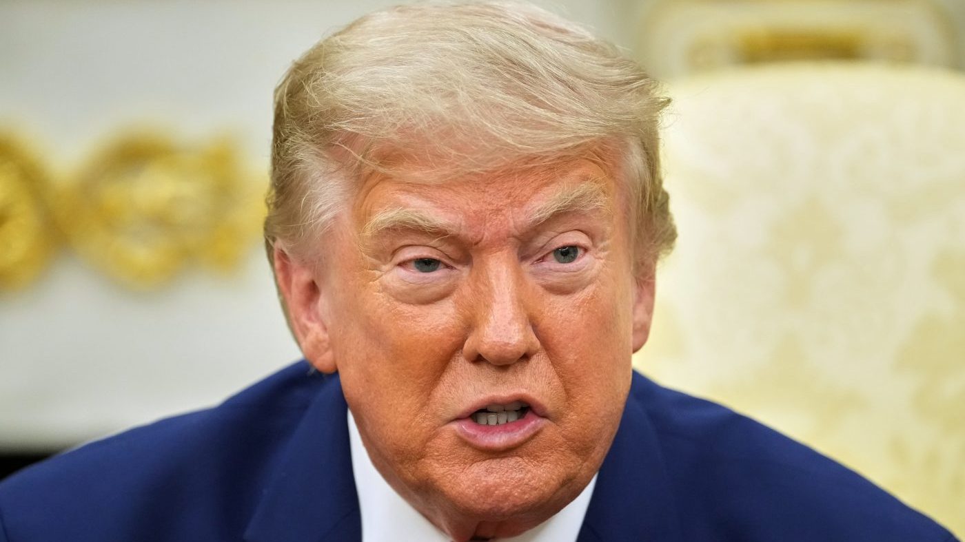 Trump Threatens to Bomb Iranian Bridges, Power Plants Over Strait of Hormuz Attacks