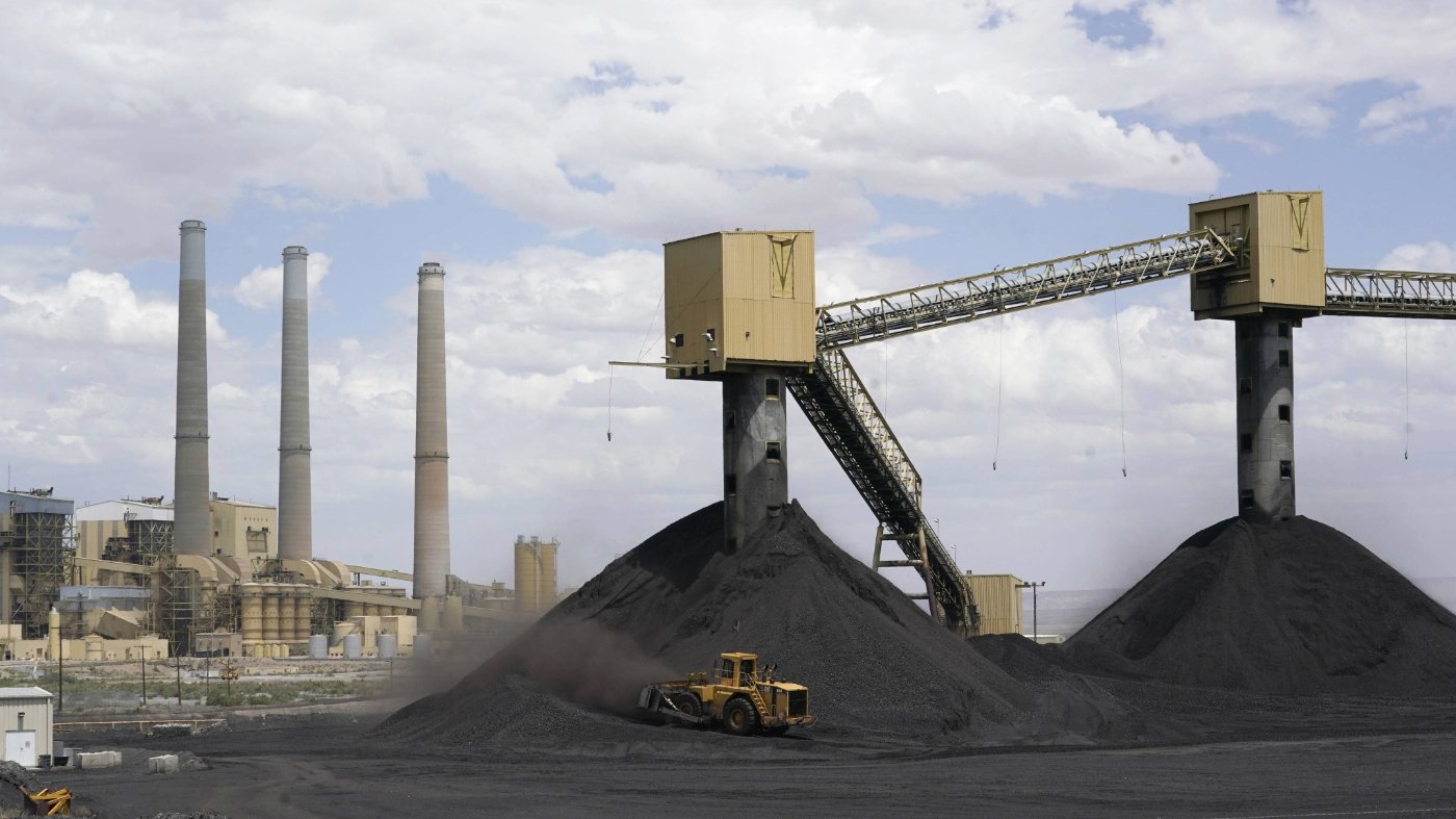Trump to Unveil $700M Coal Rescue Plan Using Wartime Powers