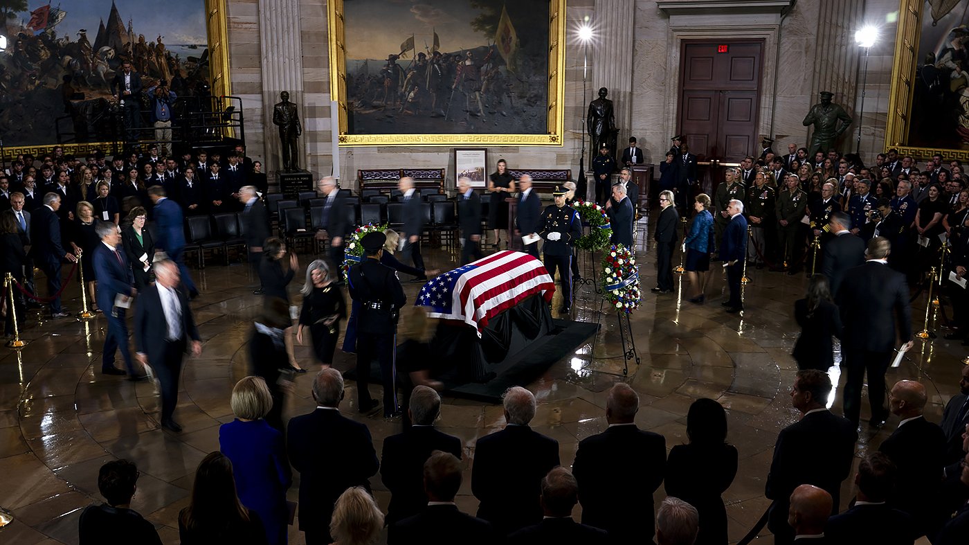 Trump, Vance Lead Bipartisan Farewell to Senator Lindsey Graham