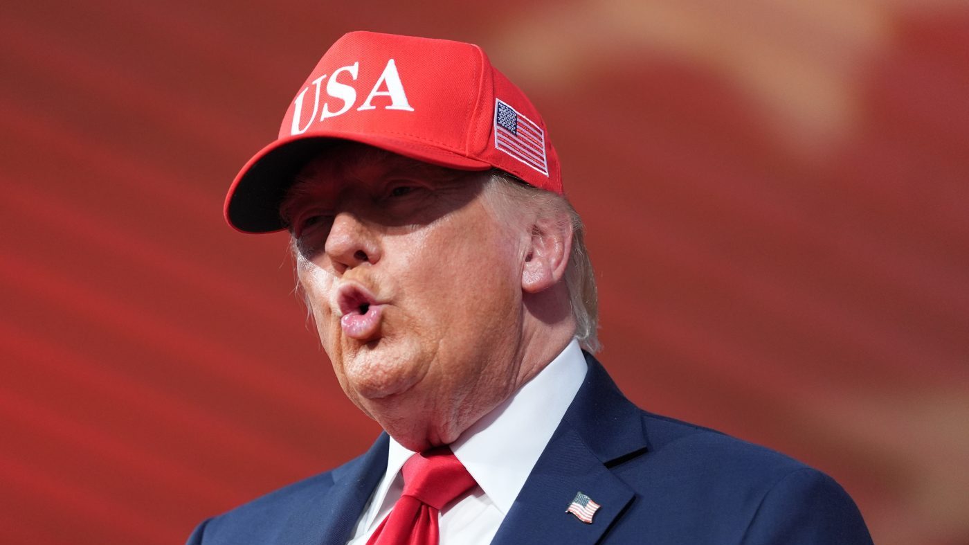 Trump warns of tariffs or embargo if EU admits Canada as associate member