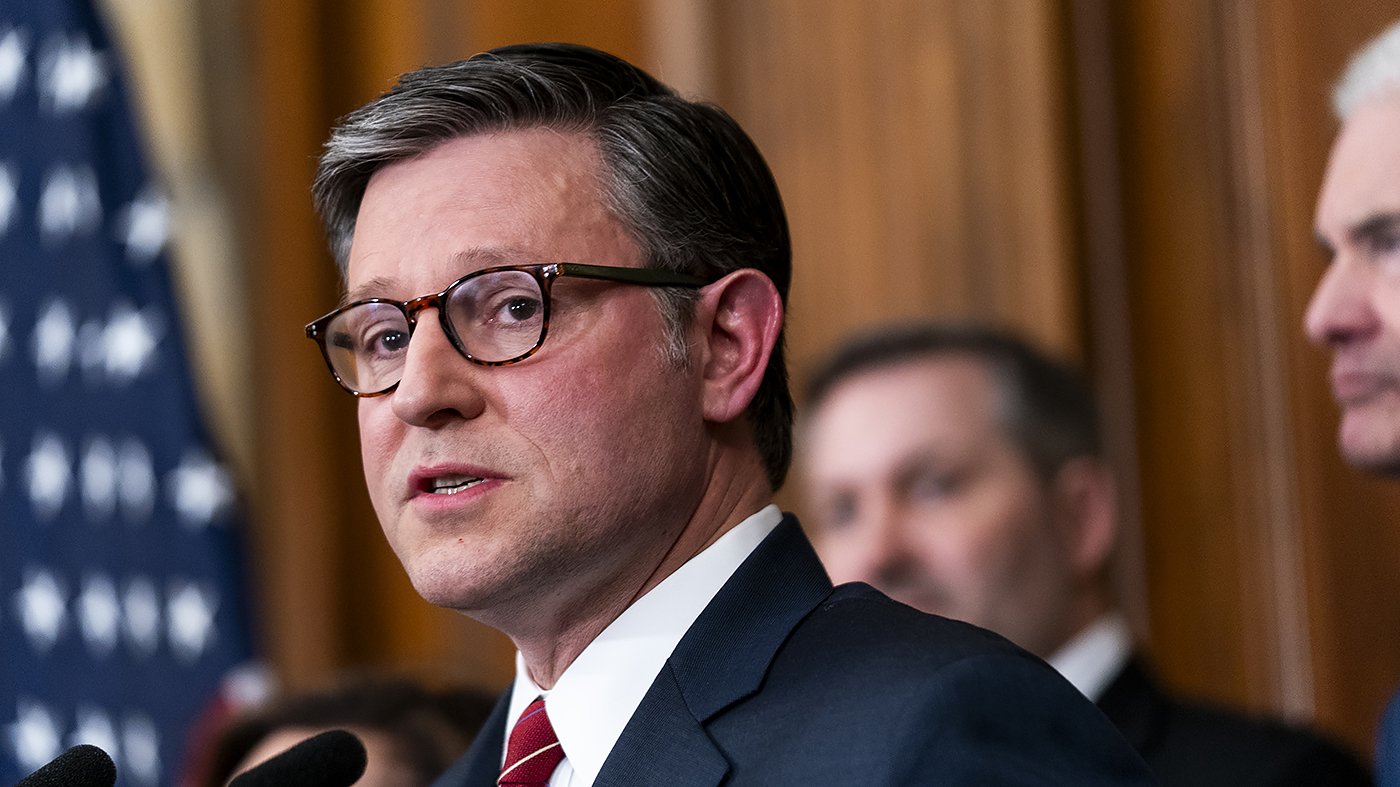 TSA Staffing Crisis Worsens Travel Delays as DHS Funding Impasse Continues