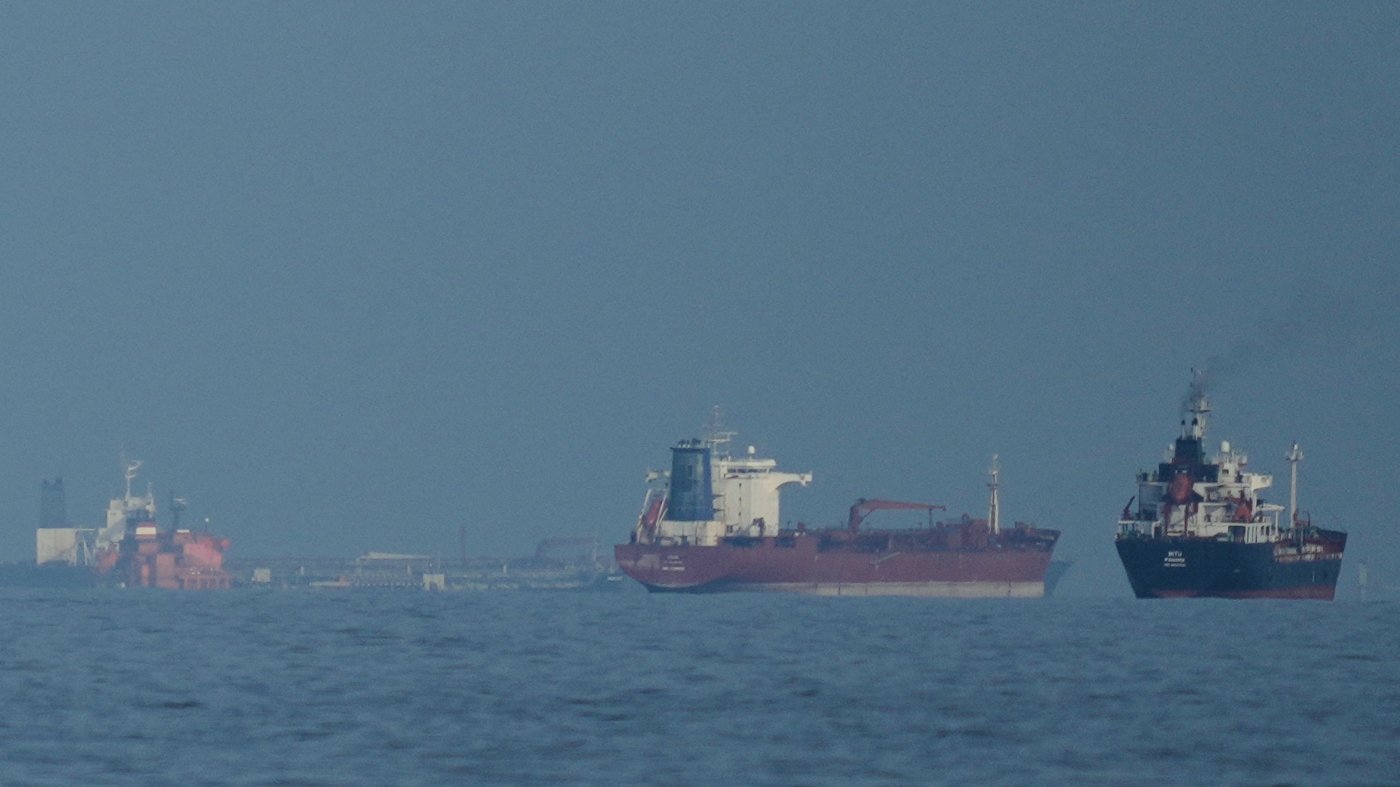 US Fighter Jet Disables Oil Tanker Breaching Gulf of Oman Blockade