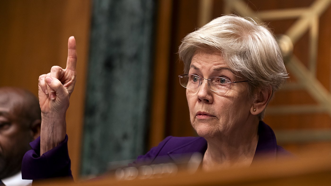 Warren Warns AI Debt Bubble Risks Repeat of 2008 Financial Crisis