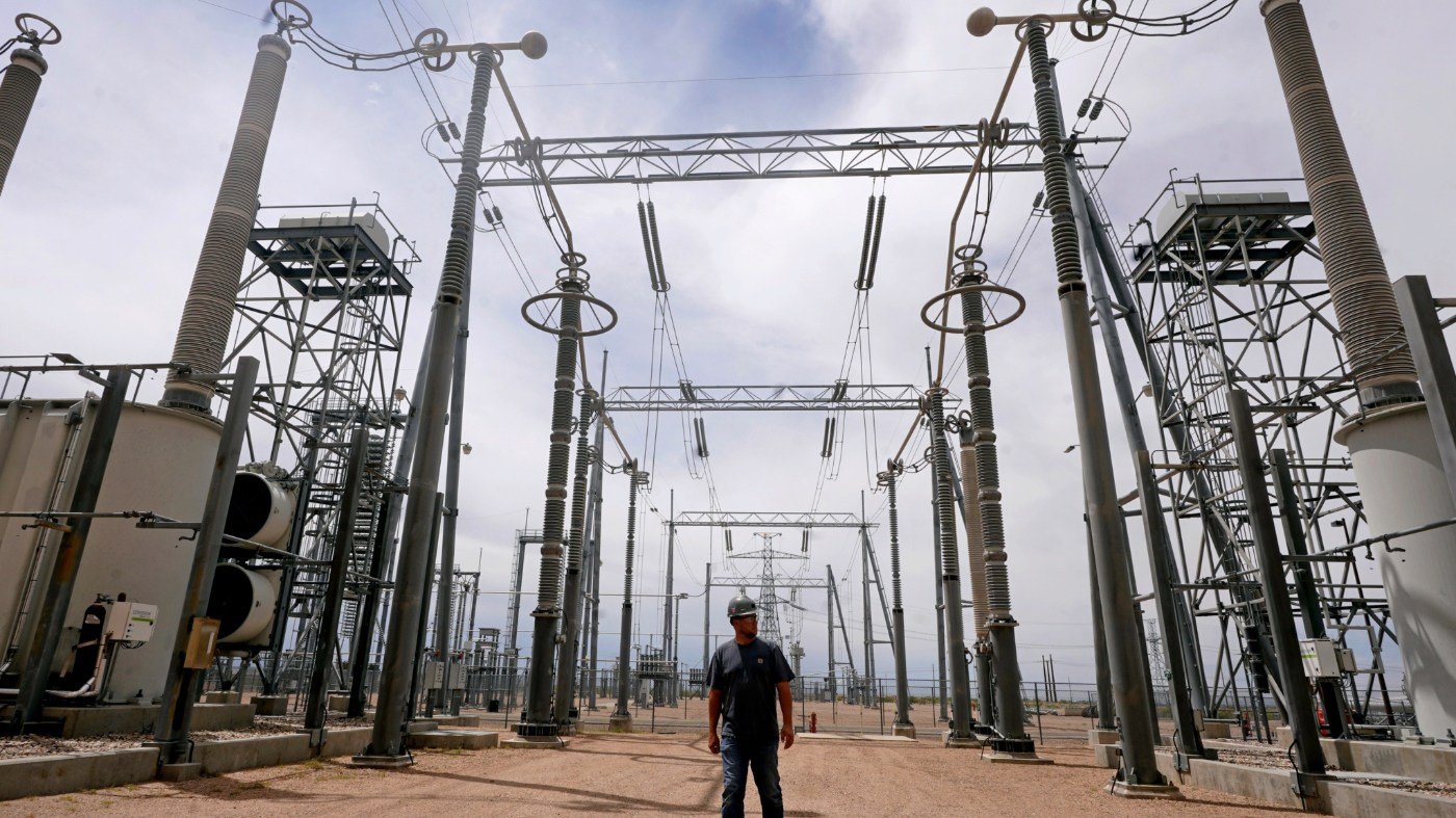 Western Governors Push Regional Grid Plan to Meet Surging Power Demand
