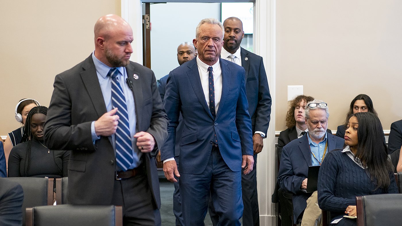 White House Deploys RFK Jr. to Key Swing Districts Ahead of Midterms